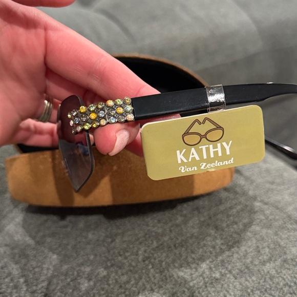 Kathy Van Zeeland Rhinestone Sunglasses with Case - Picture 4 of 8